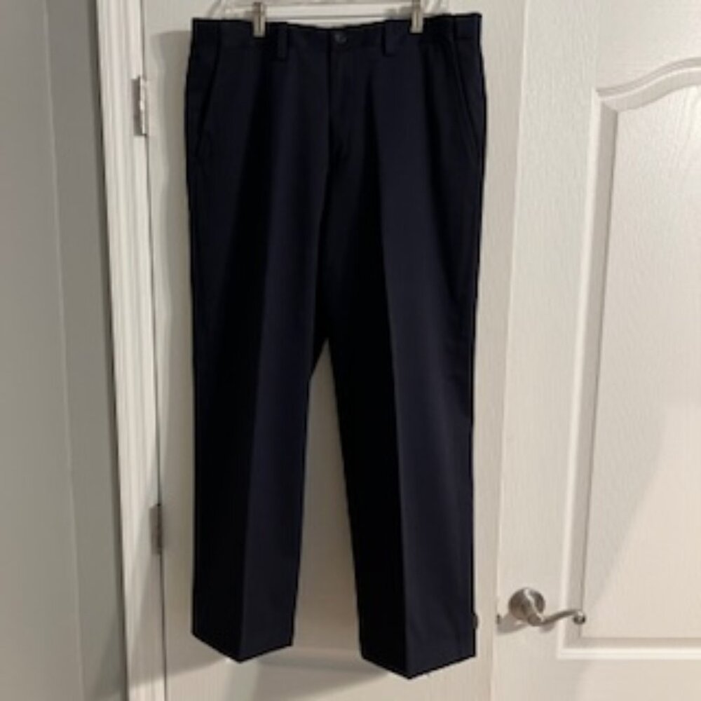 Eddie Bauer Men's Relaxed Fit Wrinkle And Stainresistant Blue Pants 34 x 29